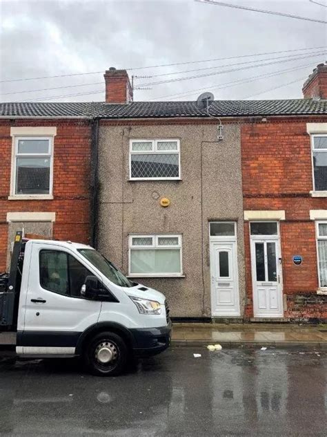 why are houses so cheap in grimsby